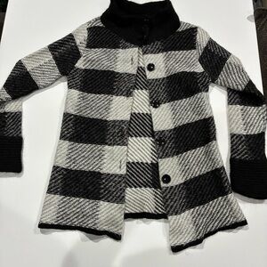 Elegant Monochrome Women's Teddy Jacket